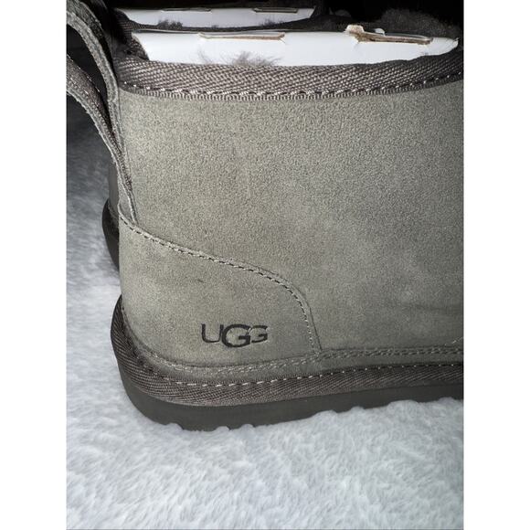 New UGG Australia Men\'s Neumel Chukka Suede Boots in Charcoal-Size 9 main image 4